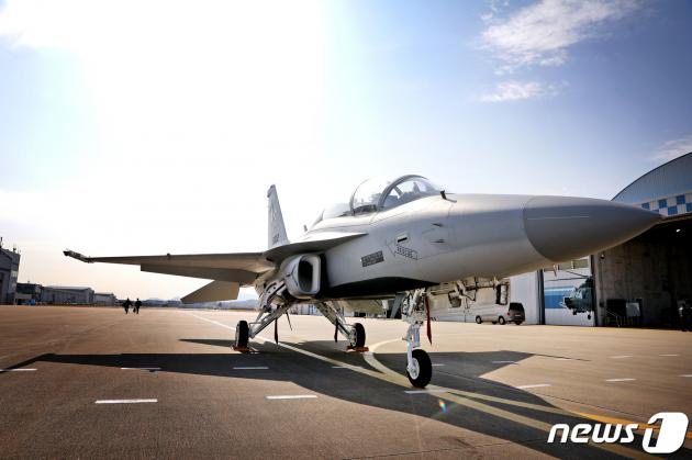 7일 경남 사천 한국항공우주산업(KAI) 본사에서 열린 '폴란드 수출형 FA-50 1호기 출고식'에서 FA-50GF가 이동하고 있다. (한국항공우주산업 제공) 2023.6.7/뉴스1